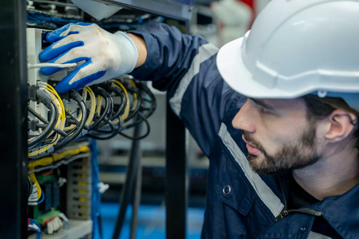 EPI pour électricien : Sécurité face aux risques électriques